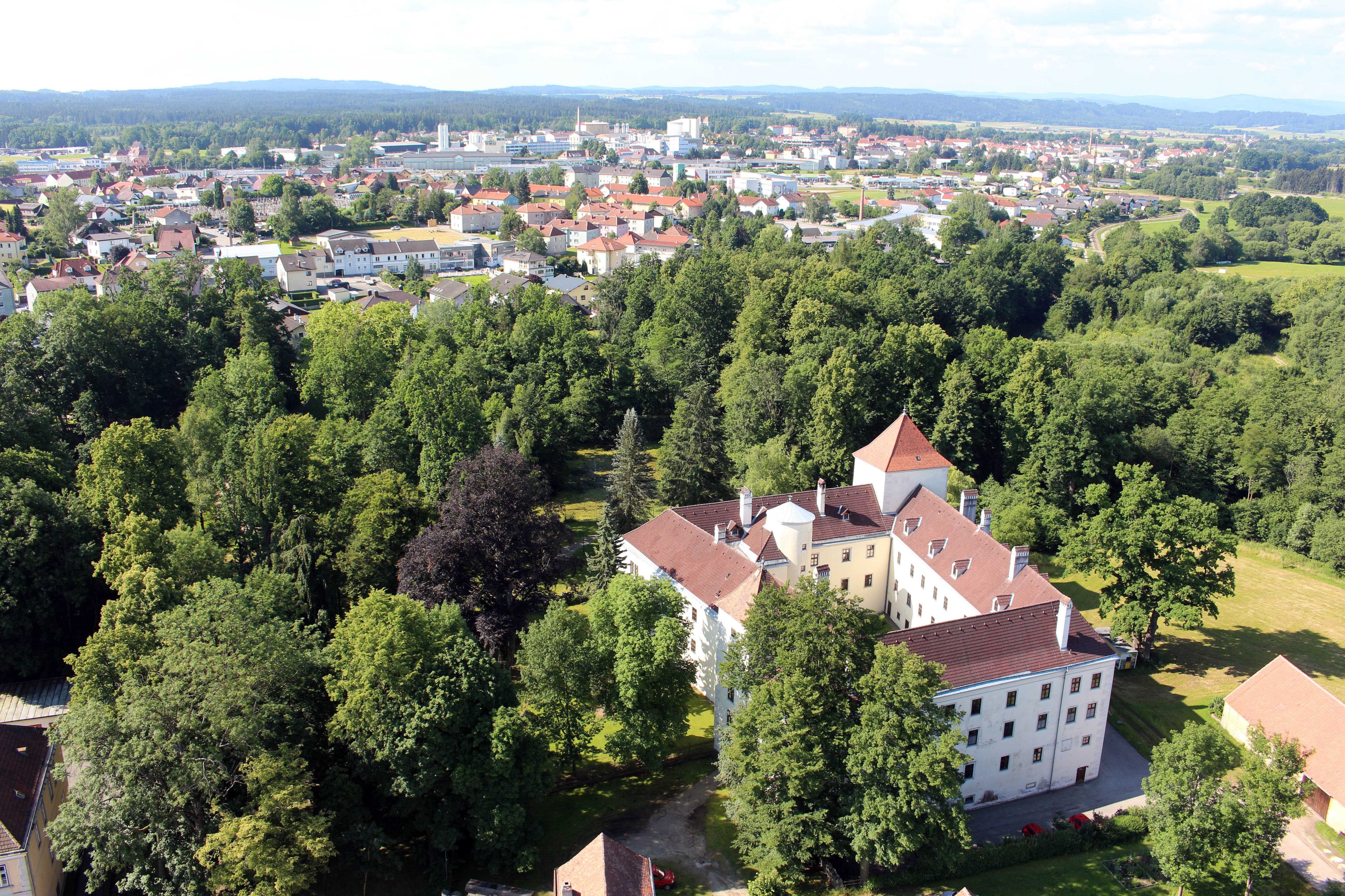 Schlosspark mit Schloss Gmünd