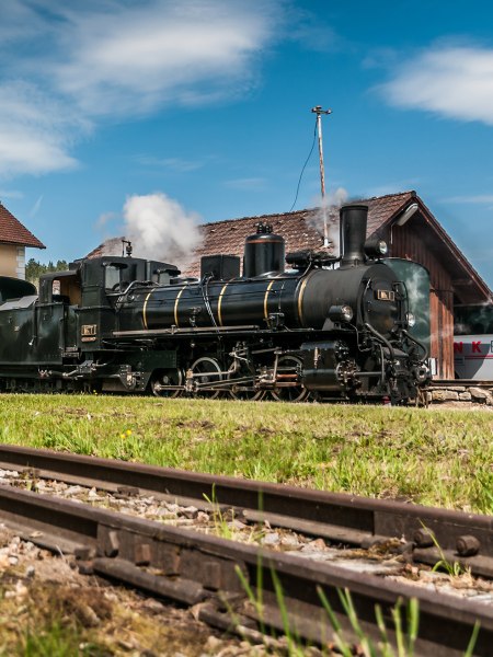 Die Dampflok Mh 6 der Waldviertelbahn mit Waggons